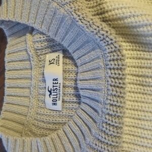 Hollister Men's Cream Sweater